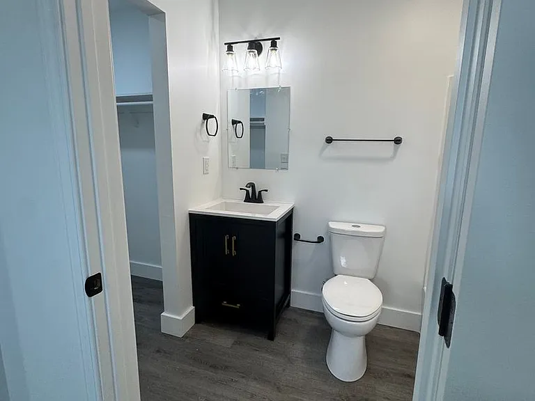 315 S Middle St #101 — Photo 10