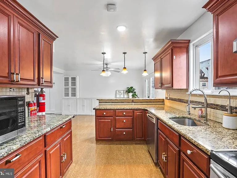 7710 Greenbrier Rd — Photo 13