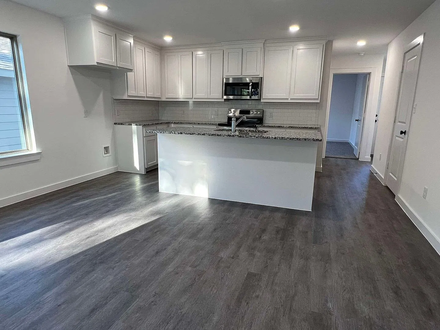 2522-2524 South Fannin Avenue — Photo 3