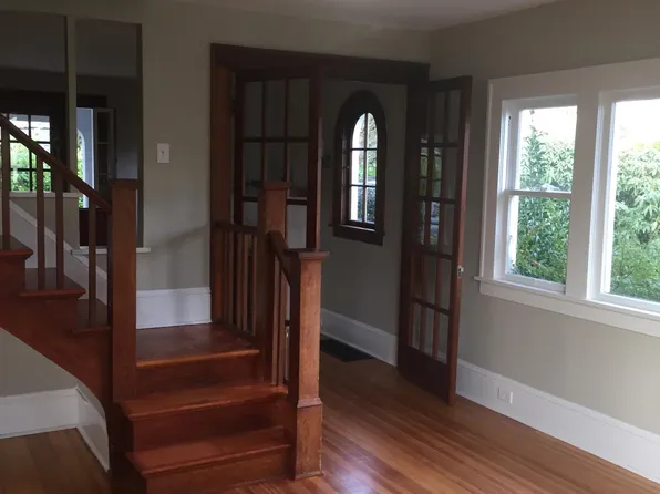6817 SW 35th Ave, Portland, OR 97219