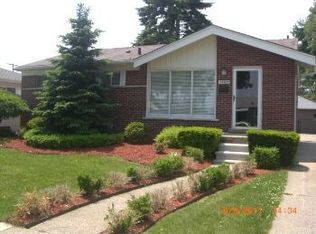 25305 Huron St, Roseville, MI