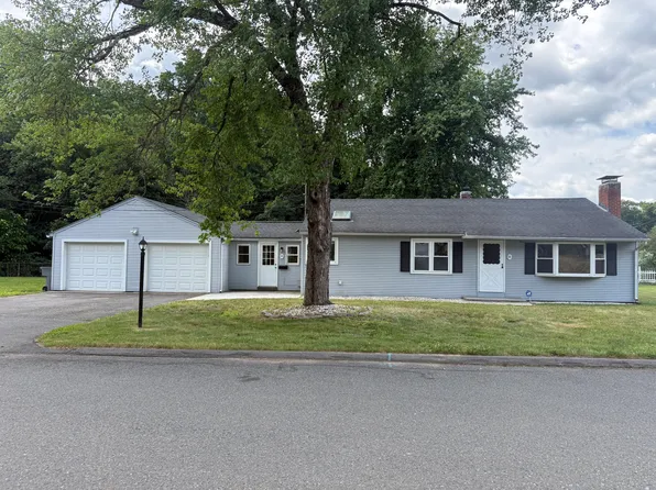 8 Starr Ln, Enfield, CT 06082