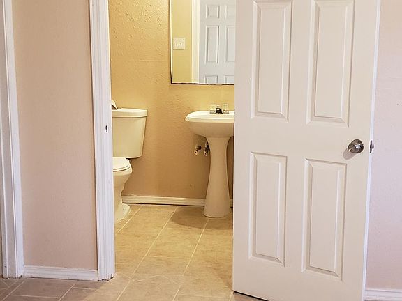 4th image of 1523 Estancia