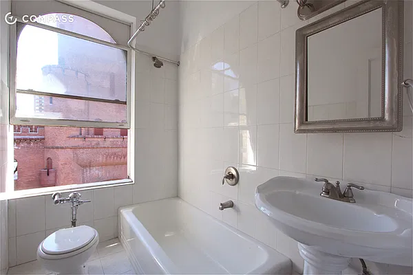 Rented by Compass | media 21