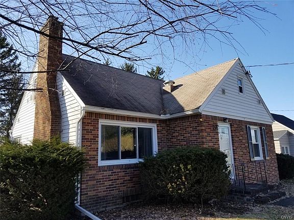 2nd image of 104 Marian Dr