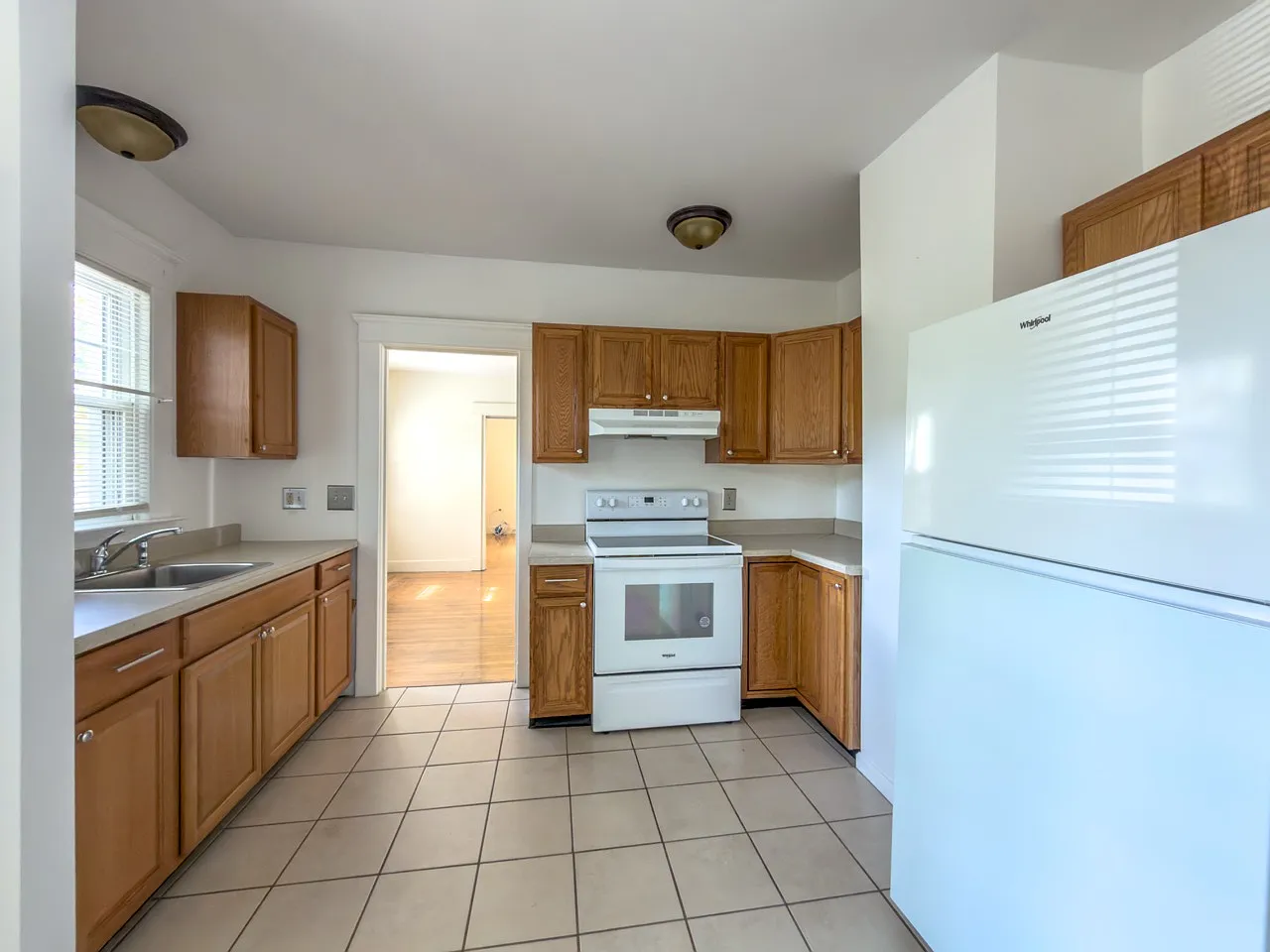 1045 Campbell Ave — Photo 3