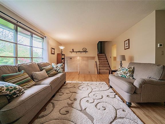 3rd image of 6028 Catalano Dr