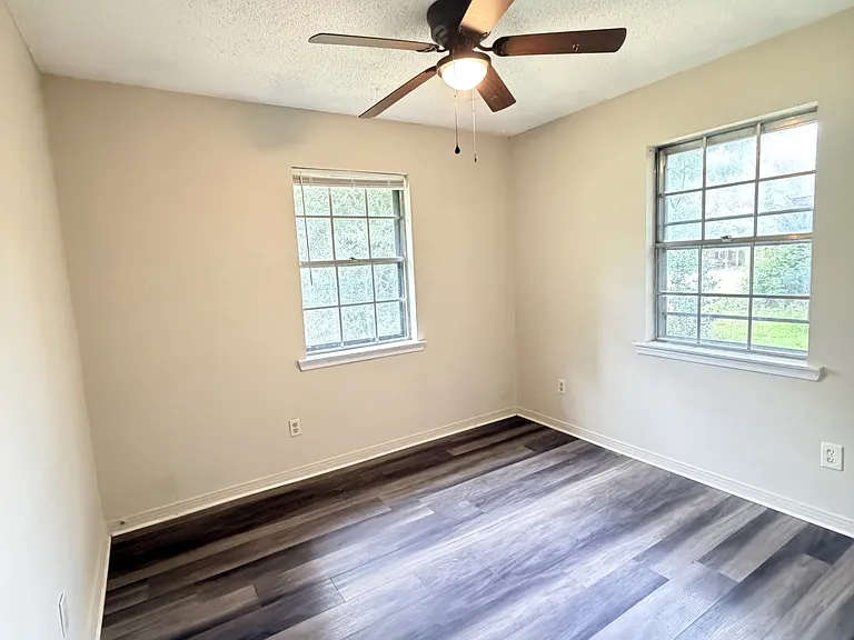 4432 Pine Villa Cir — Photo 10
