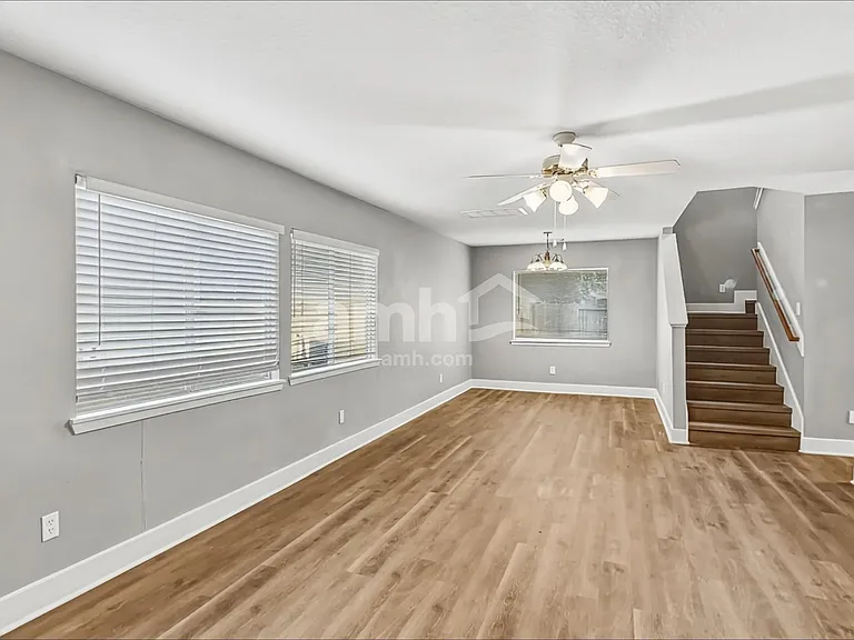 833 Lightningbug Ln — Photo 6