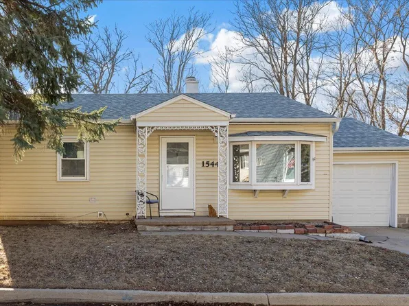 1544 Sunset Dr, Council Bluffs, IA 51503