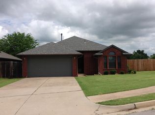 1613 Victoria Dr, Edmond, OK 73003
