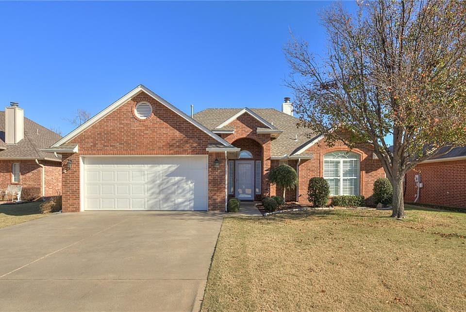 1st image of 411 Oakdale Dr
