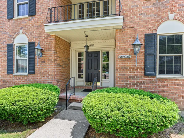 29656 Middlebelt Rd Unit 29-2402, Farmington, MI 48334