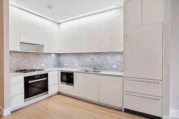 1st image of 15 W 61st St #15D