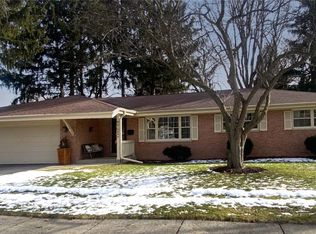 W61N884 Arbor Dr, Cedarburg, WI 53012