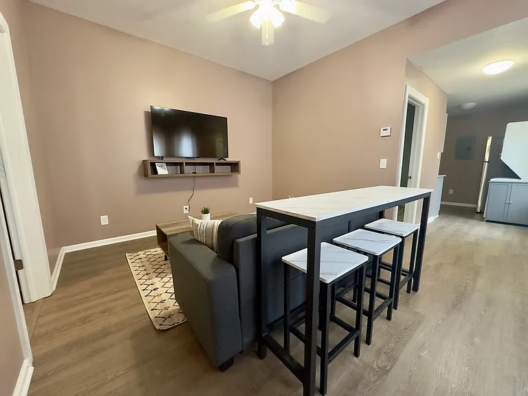 499 Pawling Ave #3 — Photo 6