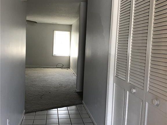 2nd image of 712 Meadowgreen Village Dr #B