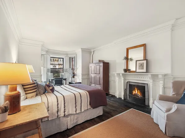 64 East 80th Street image 5 of 13