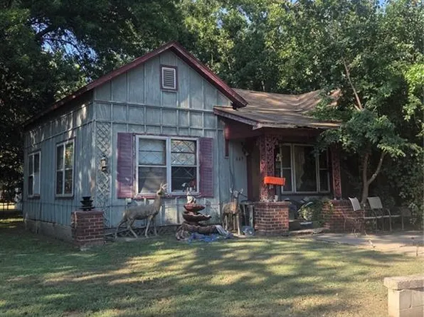 649 E 20th St, Pittsburg, KS 66762