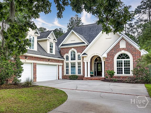 3rd image of 51 Crestwood Drive