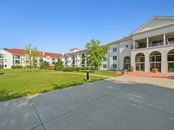 1666 Coffman St APT 127, Falcon Heights, MN 55108