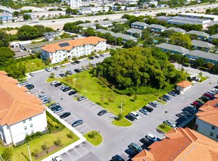 Banyan Court, Lake Worth, FL 33460