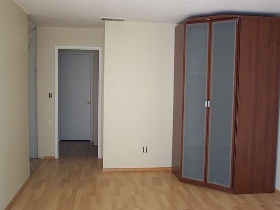 4th image of 2058 Brighton Dr