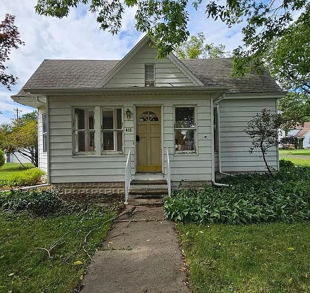 415 N Maple Ave — Photo 1
