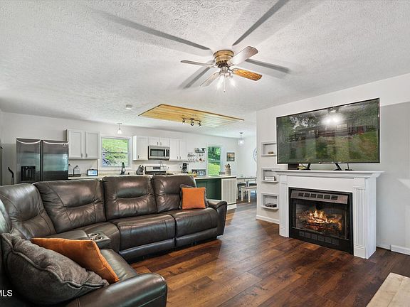 5th image of 151 Horseshoe Dr