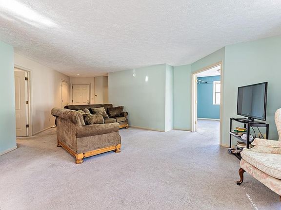 2nd image of 362 Village Pointe Dr #1