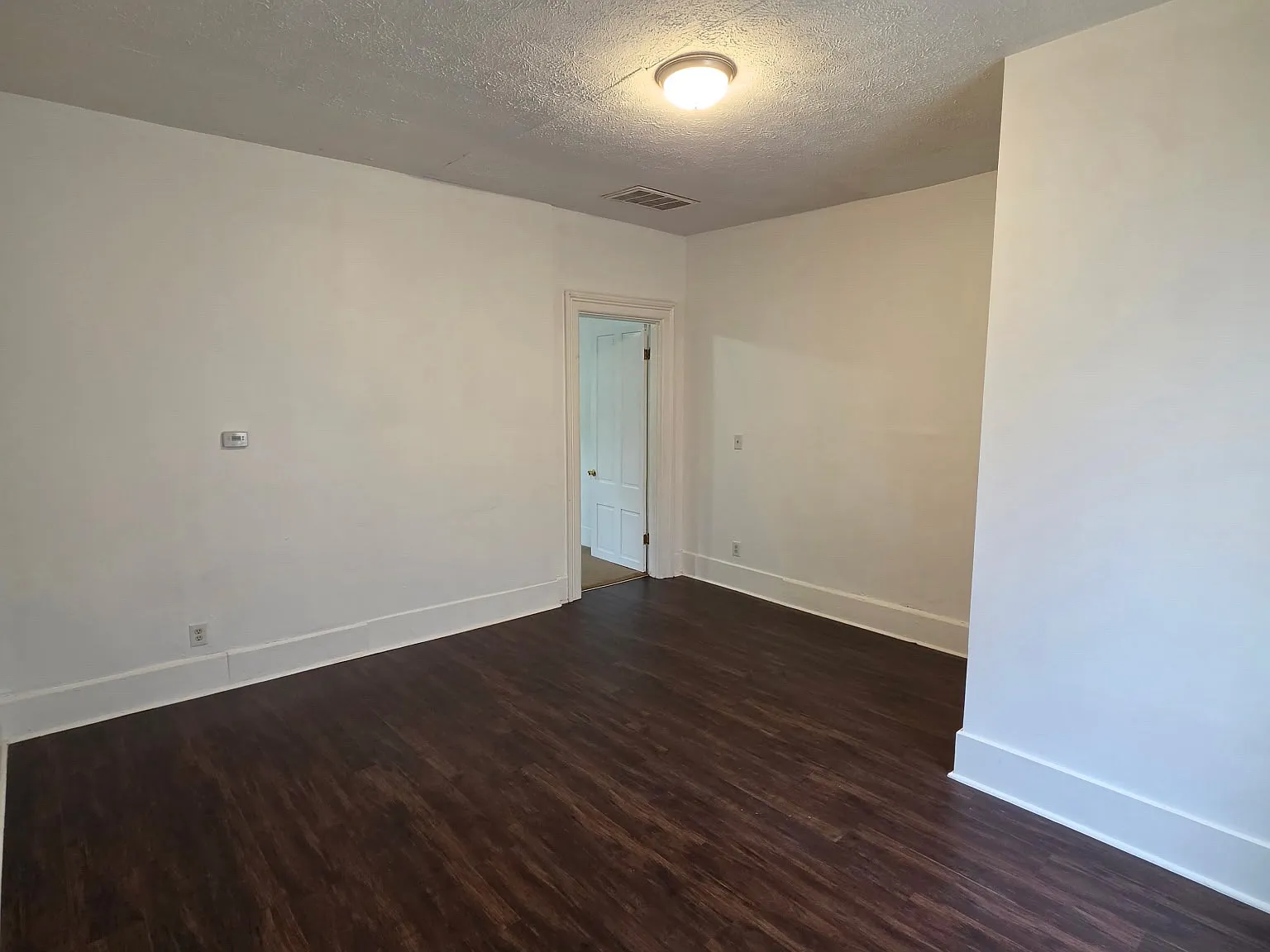 2 bed, 1089 sqft, $1,200 — Photo 4