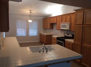 702 Vermillion Dr, Bakersfield, CA 93312