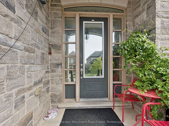 2nd image of 216 Forest Creek Dr