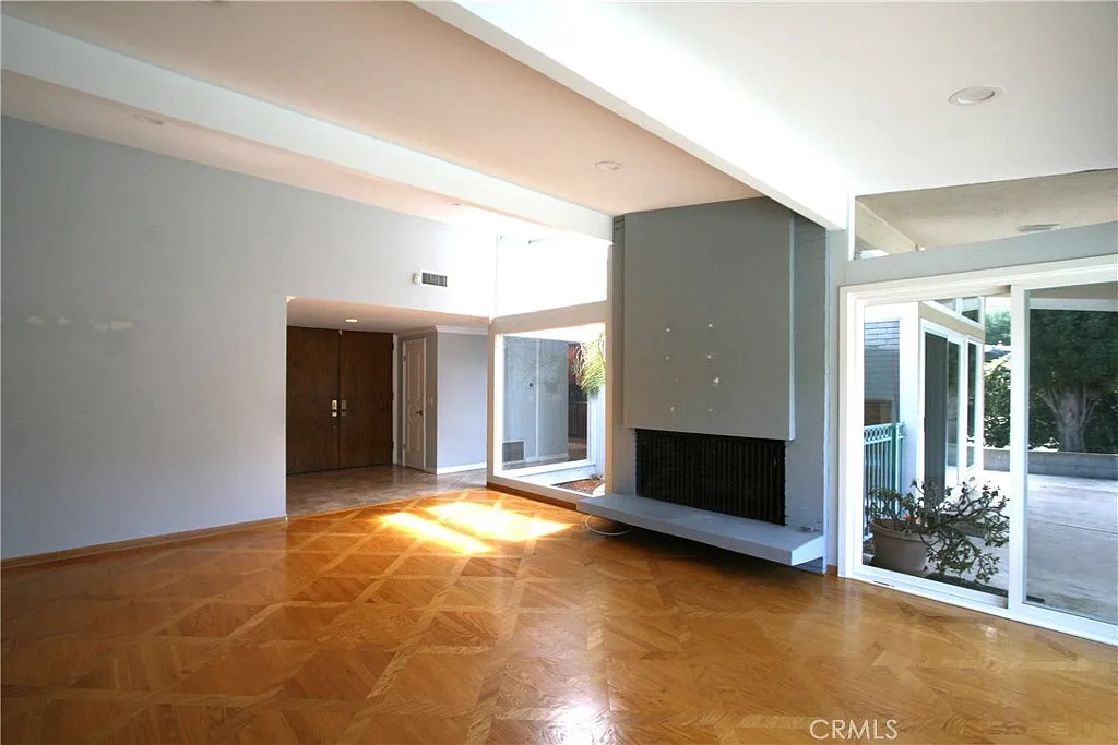3 bed, 2038 sqft, $8,500 — Photo 4