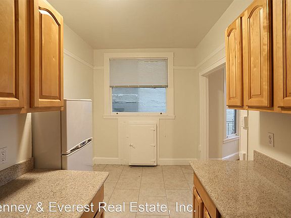 3rd image of 837 Geary St #304
