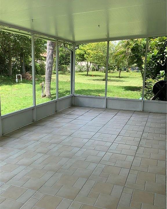 2nd image of 709 SW 31st Ter