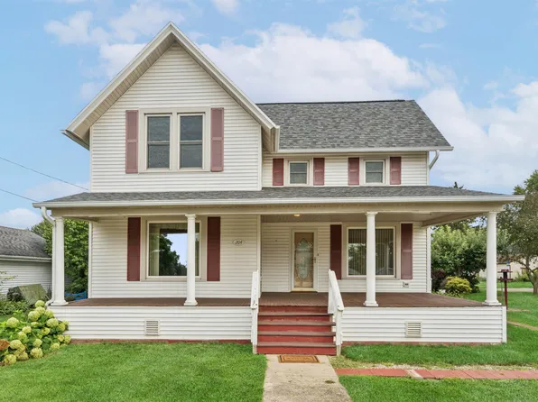 204 W Lake St, Chilton, WI 53014