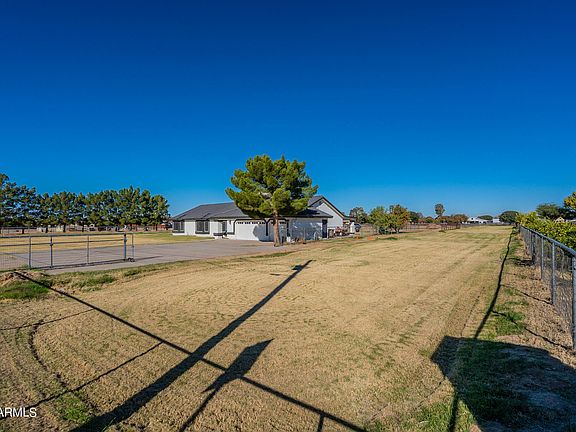 3rd image of 20646 E SUPERSTITION Drive