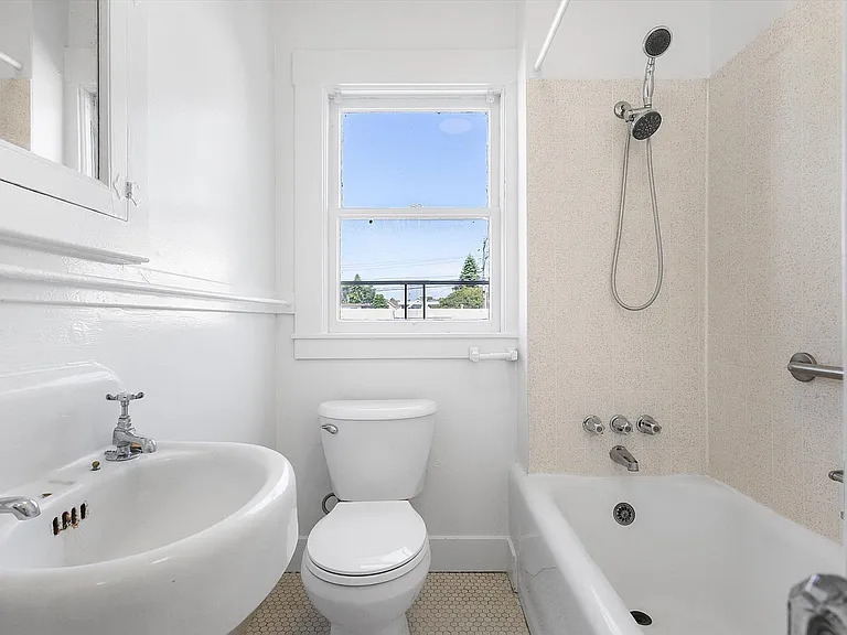 1106 Park Ave #9 - 1 Bed | 1 Bath — Photo 14