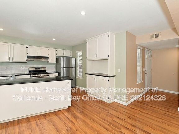 3rd image of 1951 Knolls Dr