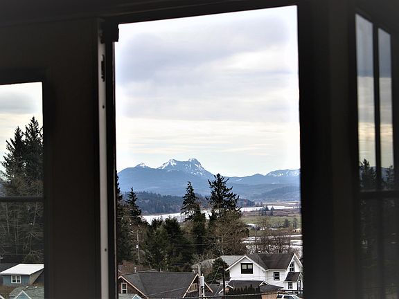 Saddle Mountain and rivers