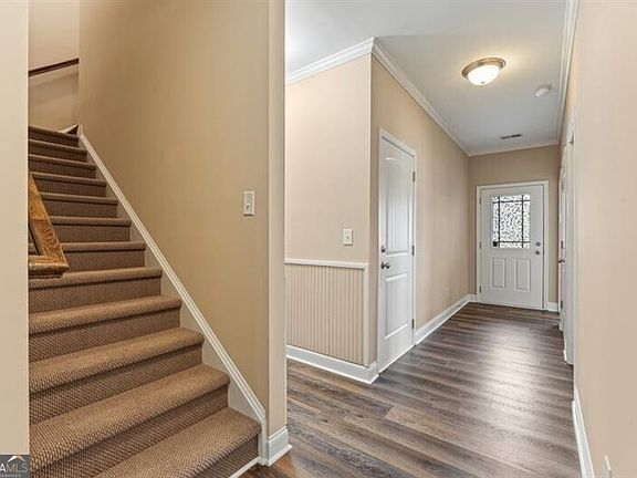 5th image of 103 Hawthorne Ridge Cir