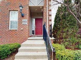 237 W Oakbrook Dr, Ann Arbor, MI 48103