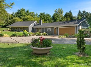 4930 Pine Island Dr NE, Comstock Park, MI 49321