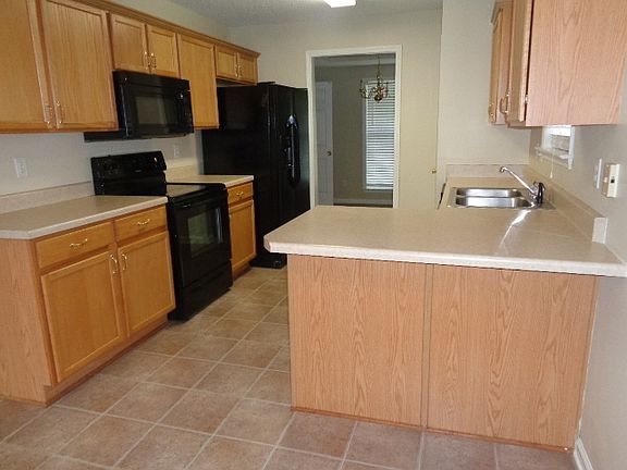 3rd image of 6952 Parkbrook Ln