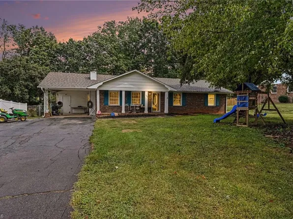 209 Timmys Ln, King, NC 27021