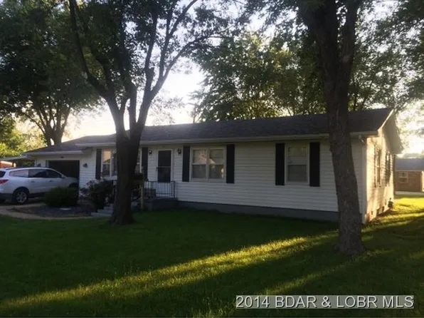 901 Larkin Dr, Eldon, MO 65026