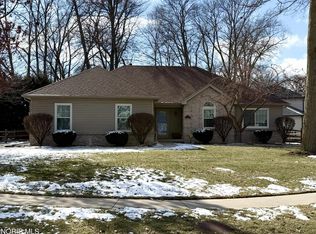 5695 Greenridge Dr, Toledo, OH 43615