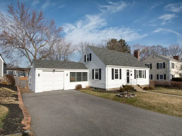 18 Katherine St, Weymouth, MA 02191