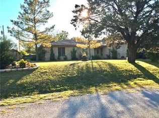 1908 W Harbor Dr, Granbury, TX 76048
